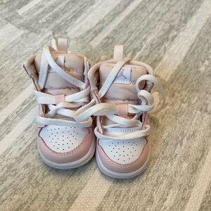 Pink Retro 1 Mid Jordan 4C